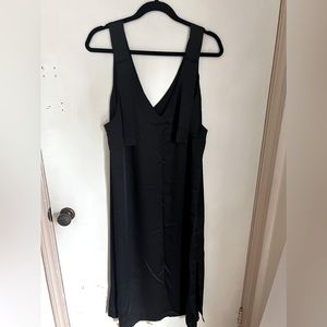 Black sleeveless dress